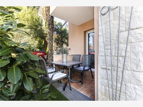Chorvátsko, Vodice, apartmán Adelle -  apt. na prízemí - terasa