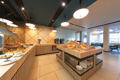 Chorvátsko, Biograd na Moru, hotel Kornati - reštaurácia