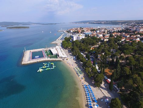 Chorvátsko, Biograd na Moru, hotel Kornati - pláž Dražica