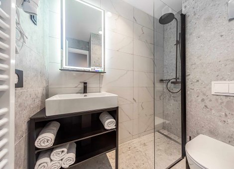 Chorvátsko, poloostrov Istria, Crikvenica - Holiday rezort Ad Turres - izba 1/2, parková strana, bez balkóna - kúpeľná