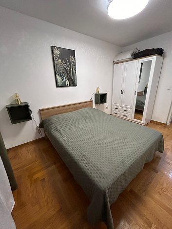 Chorvátsko, Vodice, apartmán Adelle - apt. na prízemí - spálňa