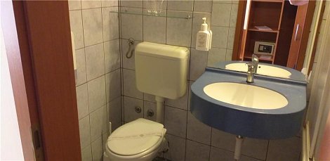 Chorvátsko, poloostrov Istria, Pula, hotel Pula - izba 1/2 - kúpeľňa