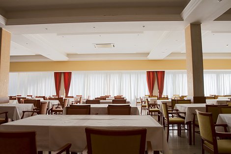Chorvátsko, poloostrov Istria, Pula, hotel Pula - reštaurácia