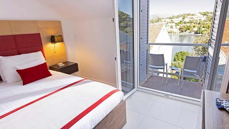 Chorvátsko, ostrov Koločep - hotel TUI BLUE Kalamota Island - izba STANDARD morská strana
