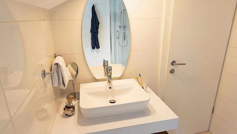 Chorvátsko, ostrov Koločep - hotel TUI BLUE Kalamota Island - izba SUPERIOR morská strana - kúpelľňa
