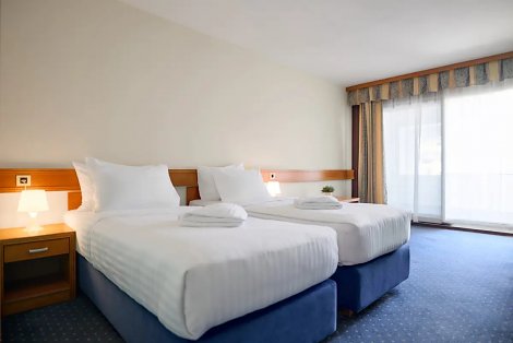 Chorvátsko, poloostrov Istria, Selce - hotel Selce - izba parková strana, s balkónom