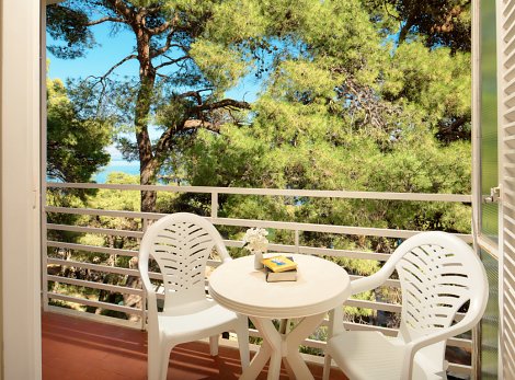 Chorvátsko, ostrov Hvar, Jelsa - hotelový komplex Fontana Resort - 1/2  CLASSIC MAESTRAL, s balkónom, resp. s terasou - balkón