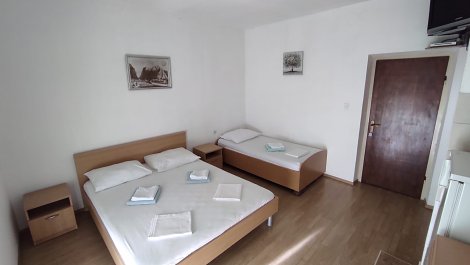 Chorvátsko, Omiš - Duče, štúdiá Marin - štúdio 1, 1/2+1