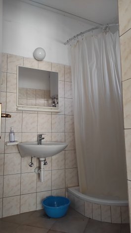 Chorvátsko, Omiš - Duče, štúdiá Marin - štúdio 3, 1/2+1 - kúpeľňa