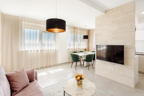 Chorvátsko, ostrov Vir, The Beach Resort I - 1/6 (+1, resp. + 2) apt.  - obývacia izba spojená s kuchyňou