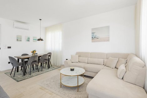 Chorvátsko, ostrov Vir, The Beach Resort III - 1/6 (+2) apt. - prízemie - obývacia izba spojená s kuchyňou