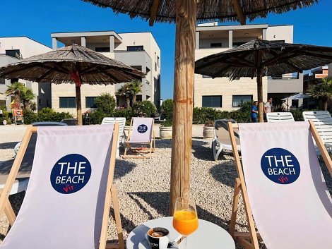Chorvátsko, ostrov Vir, The Beach Resort  - pláž