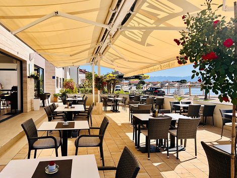 Chorvátsko, ostrov Vir, The Beach Resort - reštaurácia