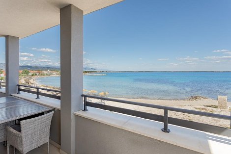 Chorvátsko, ostrov Vir, The Beach Resort I - 1/4 (+1, resp. + 2) apt. - terasa