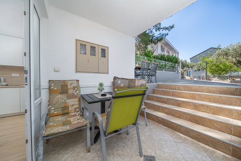 Chorvátsko, Baška Voda, apartmány Antunovič - apt. 1/2+2 na prízemí  s terasou - terasa