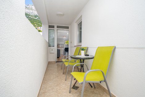 Chorvátsko, Baška Voda, apartmány Antunovič - apt. 1/2+2 na prízemí  s terasou a s balkónom - terasa