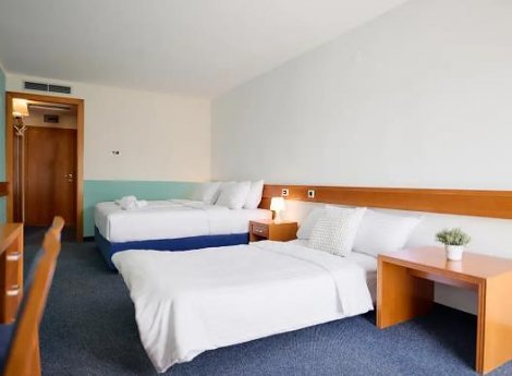 Chorvátsko, poloostrov Istria, Selce - hotel Selce - izba parková strana, s balkónom - izba 2+1