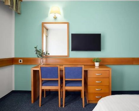 Chorvátsko, poloostrov Istria, Selce - hotel Selce - izba parková strana, s balkónom - izba 2+1