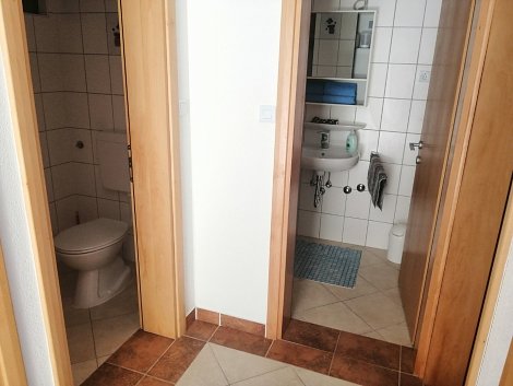 Chorvátsko, ostrov Vir, apartmány Lalič Ivica - apt. č. 1 - kúpeľňa a záchod
