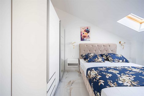 Chorvátsko, Vodice, apartmán Tedoris - 1/4 č. 3 - spálňa