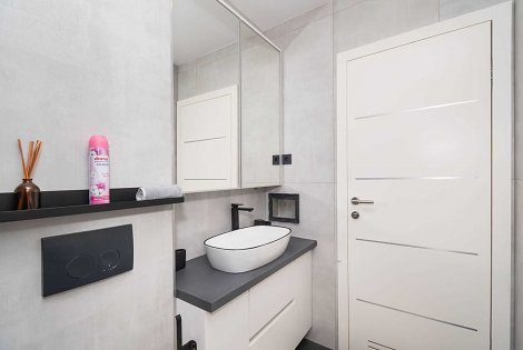 Chorvátsko, Vodice, apartmán Rita - kúpeľňa