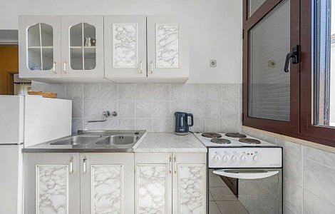 Chorvátsko, Vodice, apartmány Dadič -  apt. 1/4 - kuchyňa