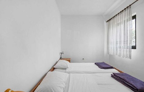 Chorvátsko, Vodice, apartmány Dadič -  apt. 1/2+1 - spálňa