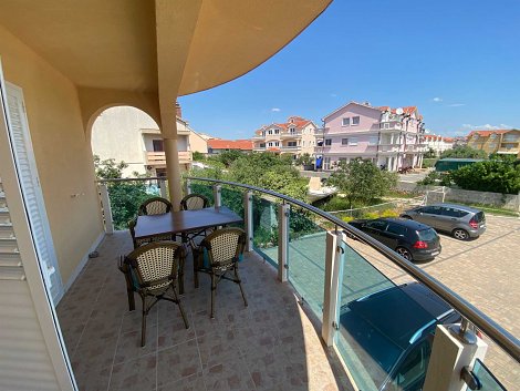 Chorvátsko, Vodice, apartmány Meri - apt. 2+2  č. 1 - balkón