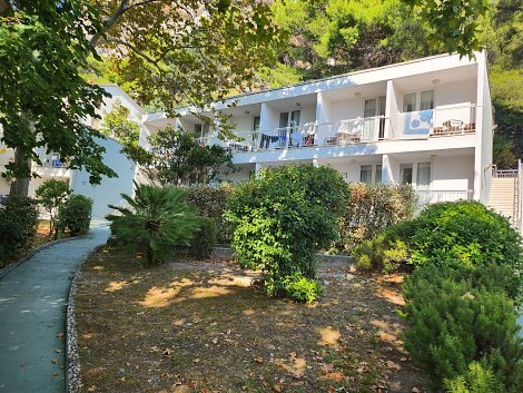 Chorvátsko, Omiš, Turistický rezort Brzet