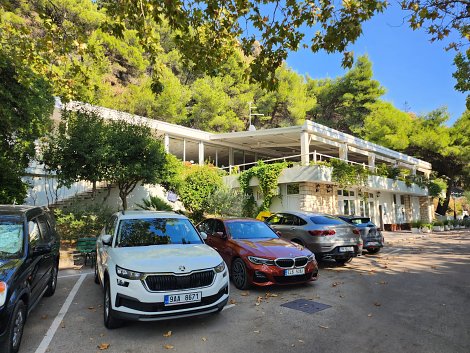 Chorvátsko, Omiš, Turistický rezort Brzet
